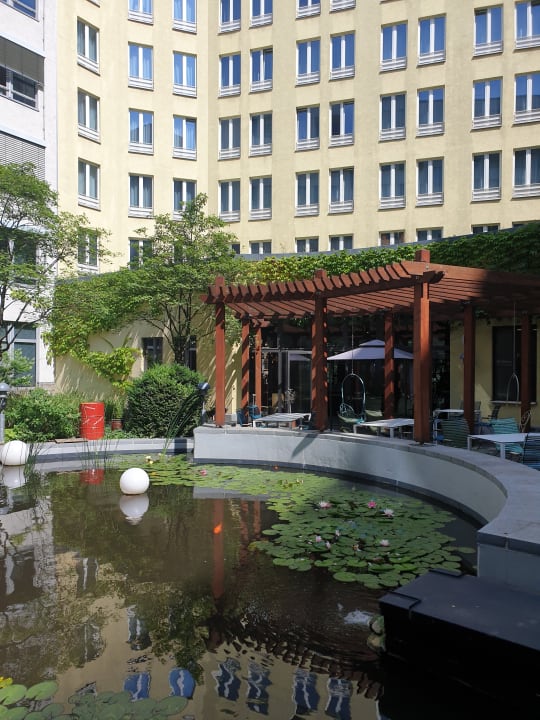 Gartenanlage Vienna House Easy by Wyndham Leipzig