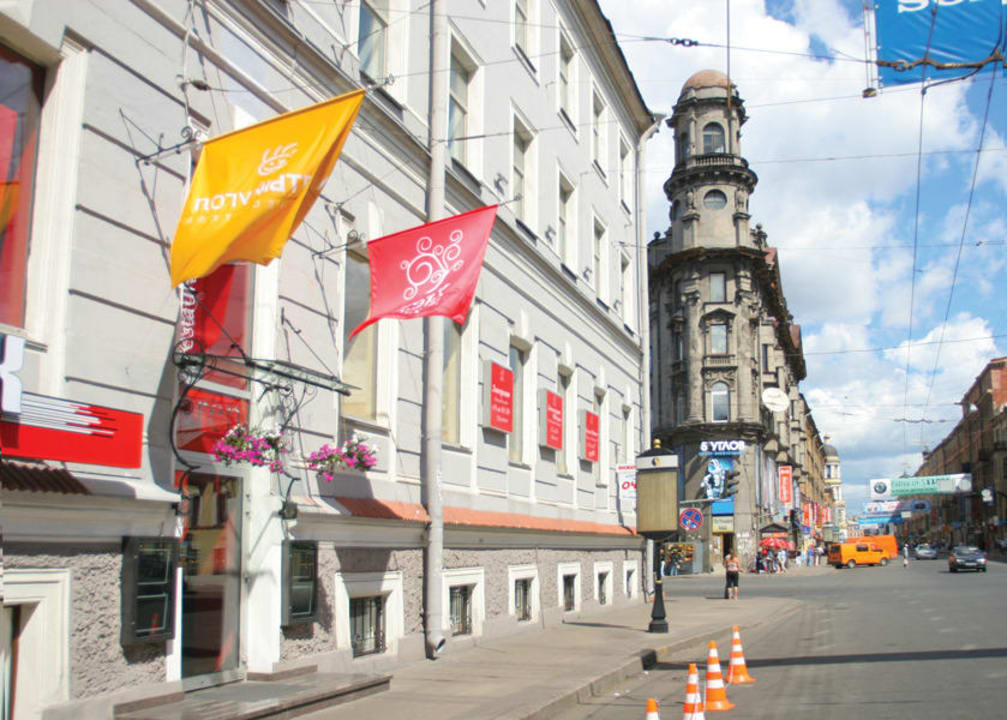 Entrance Hotel The 5th Corner