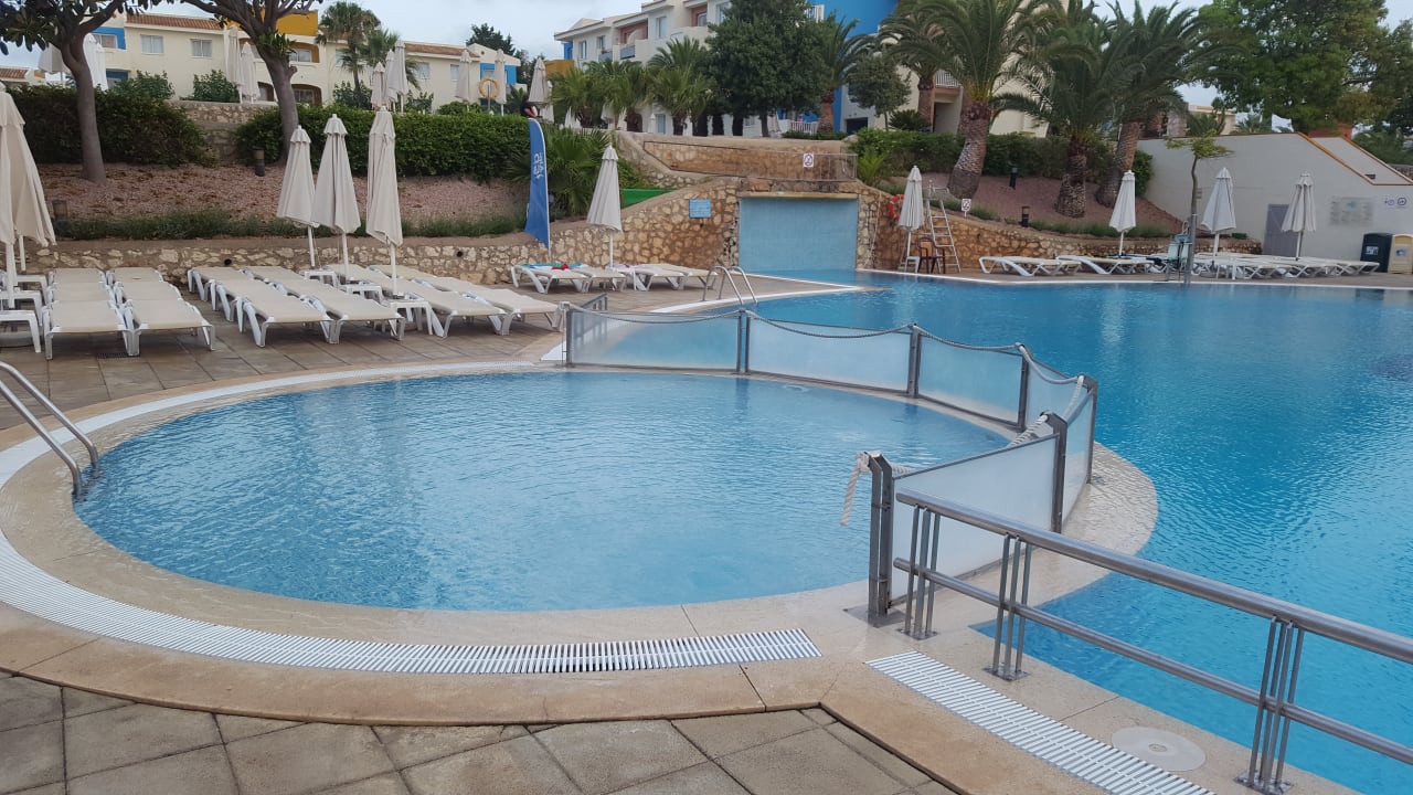 Pool blau punta reina