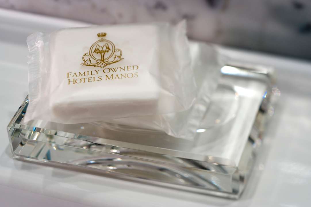 Zimmer Hotel Manos Premier