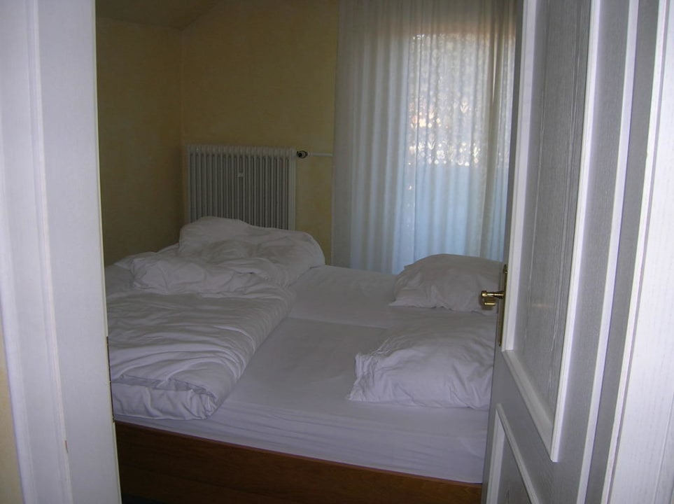 De vitrage in de slaapkamer zonder overgordijnen Landhaus Wiesemann - Ferienwohnungen in Bestlage