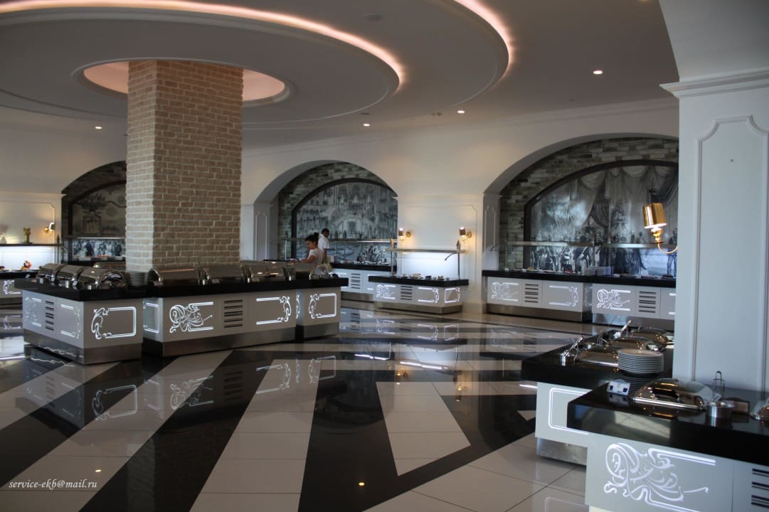 Ресторан Густо Hotel Delphin Imperial