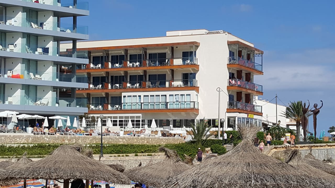 Außenansicht Hotel Clumba