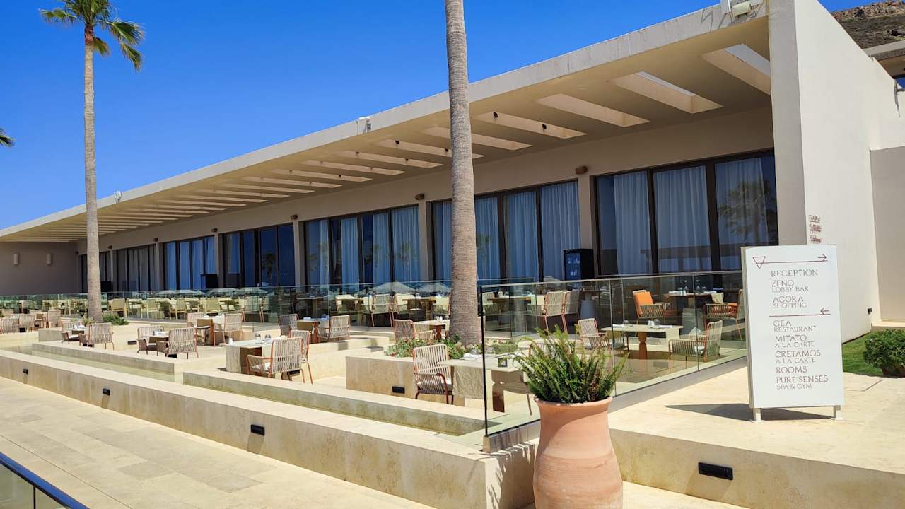 Gastro The Royal Senses Resort, Curio Collection by Hilton