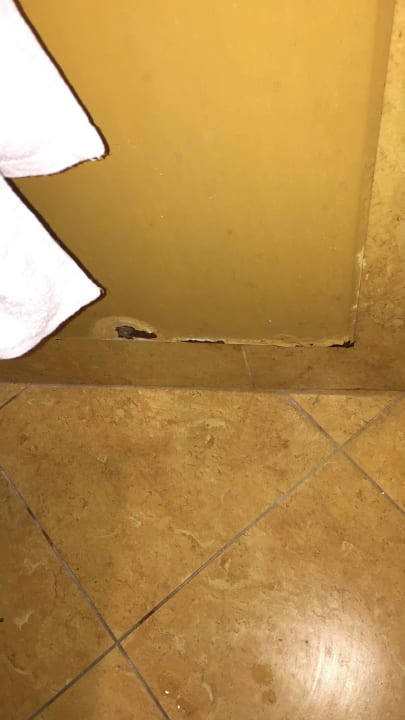 Badezimmer Ithea Suites Hotel