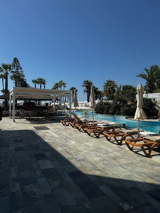 Pool The Golden Bay Beach Hotel