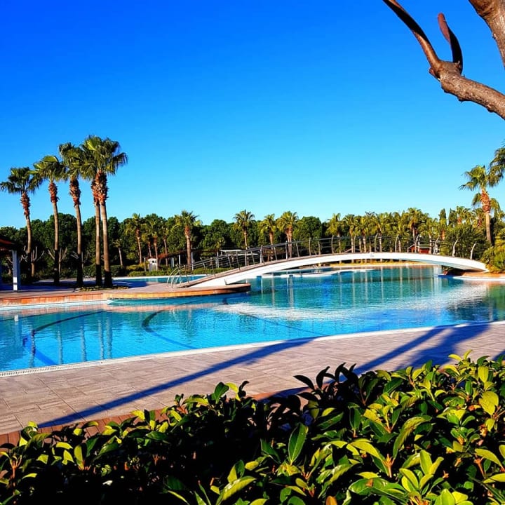 Pool Lara Barut Collection