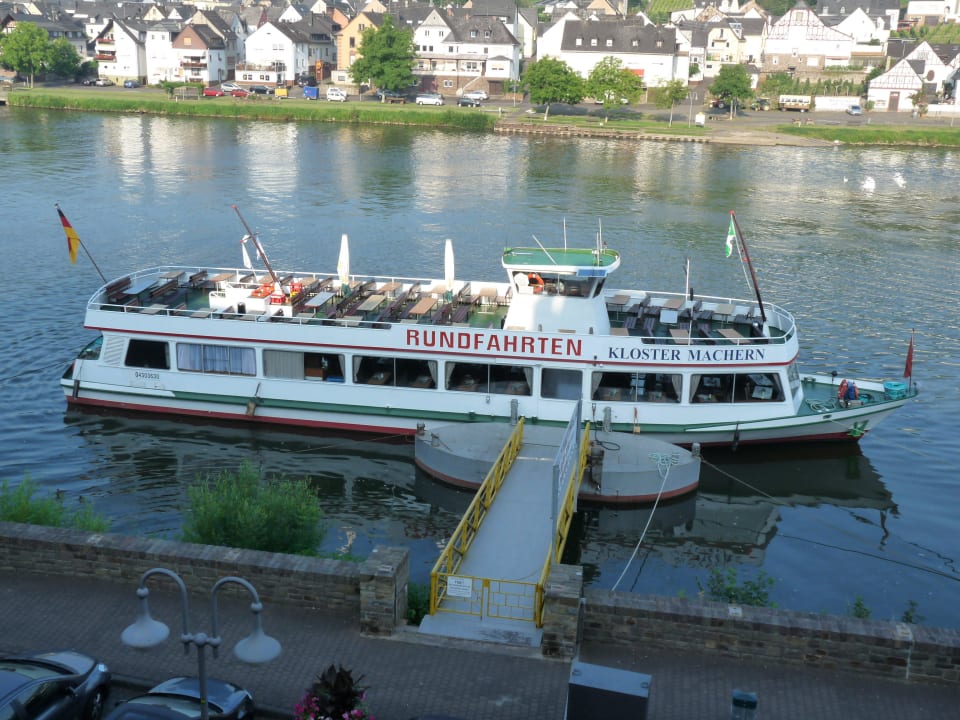 Bootgsanleger Hotel Zum Günen Kranz