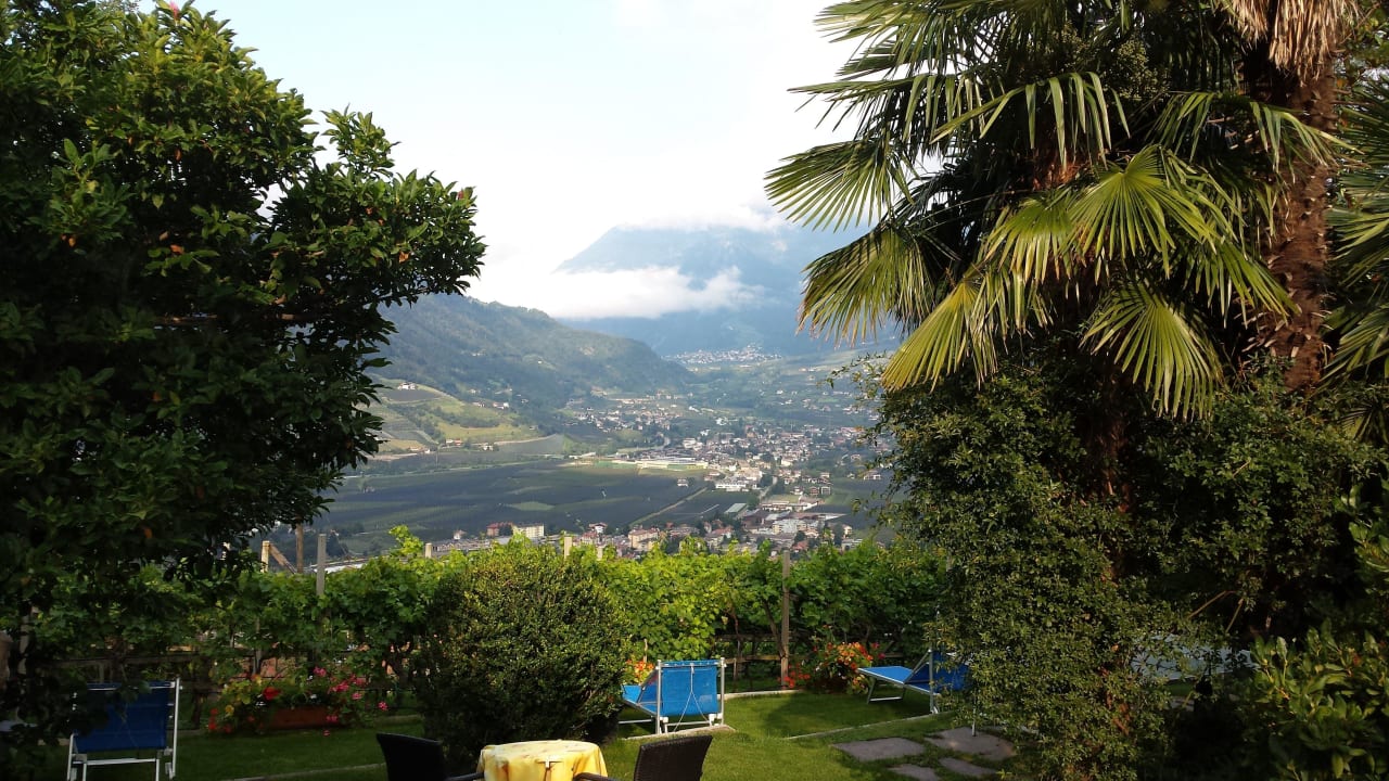 Ausblick Richtung Vintschgau Hotel Bellevue