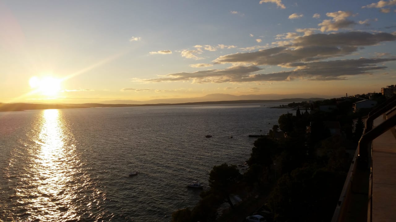 Blick vom Zimmer, Sonnenuntergang Hotel Marina