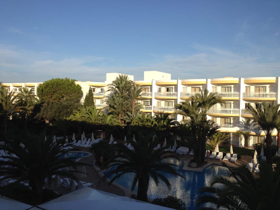 Teil der Außenanlage Iberostar Selection Albufera Park