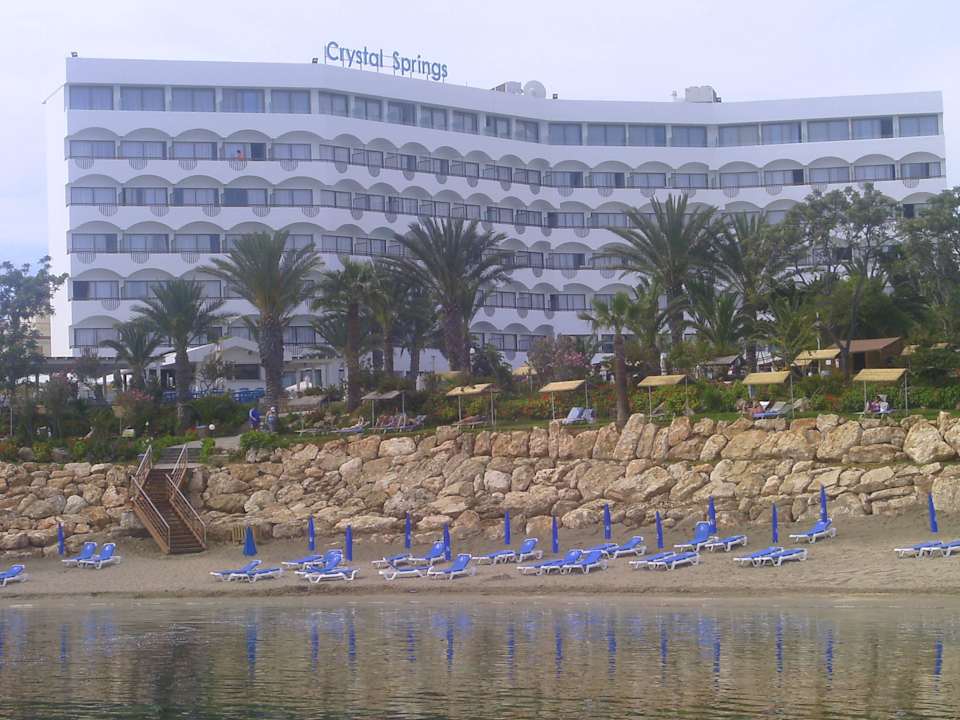 Blick aufs Hotel Crystal Springs Beach Hotel