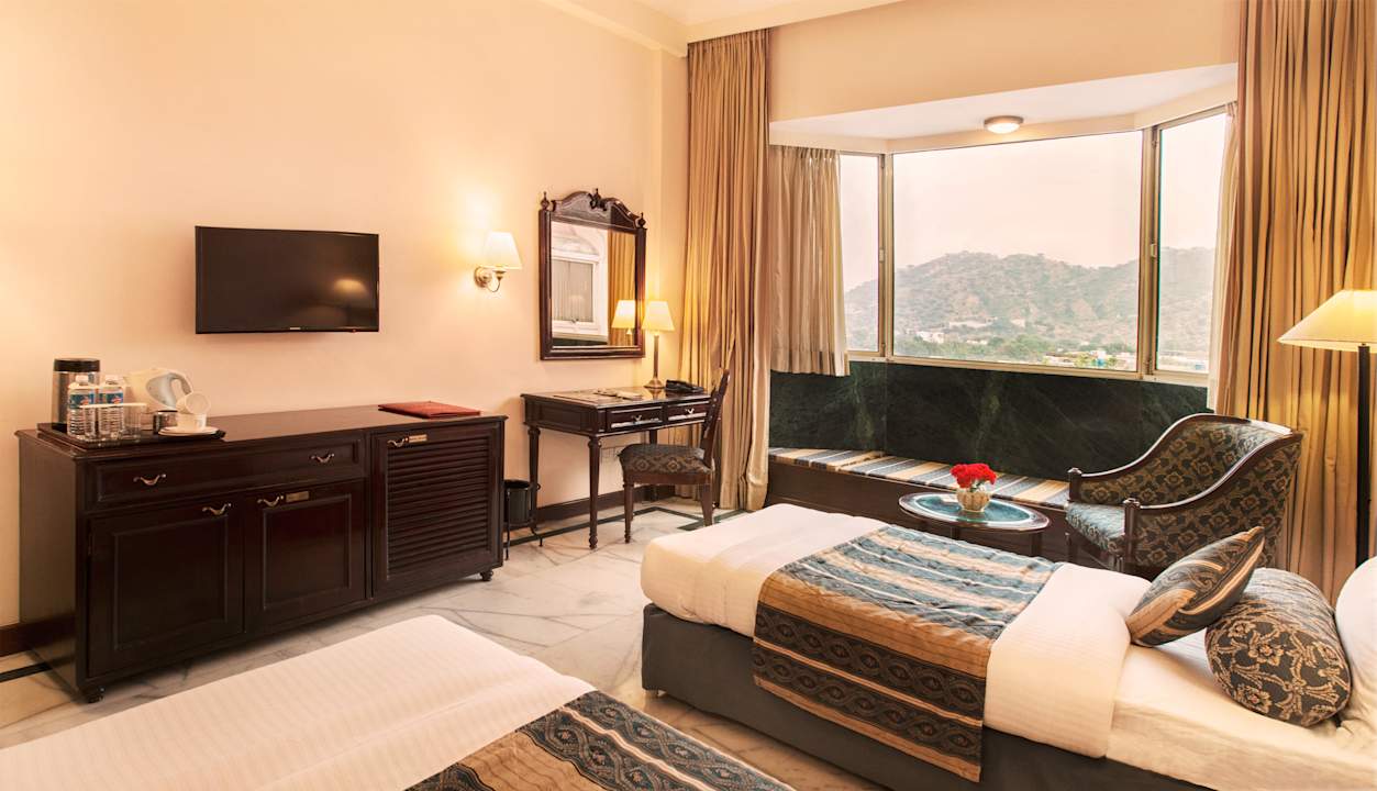 Zimmer KK Royal Hotel & Convention Centre