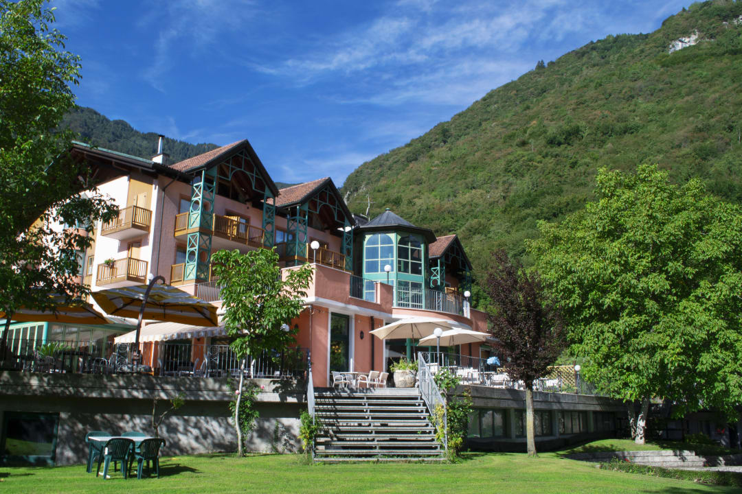 Außenansicht Club Hotel Lago di Tenno