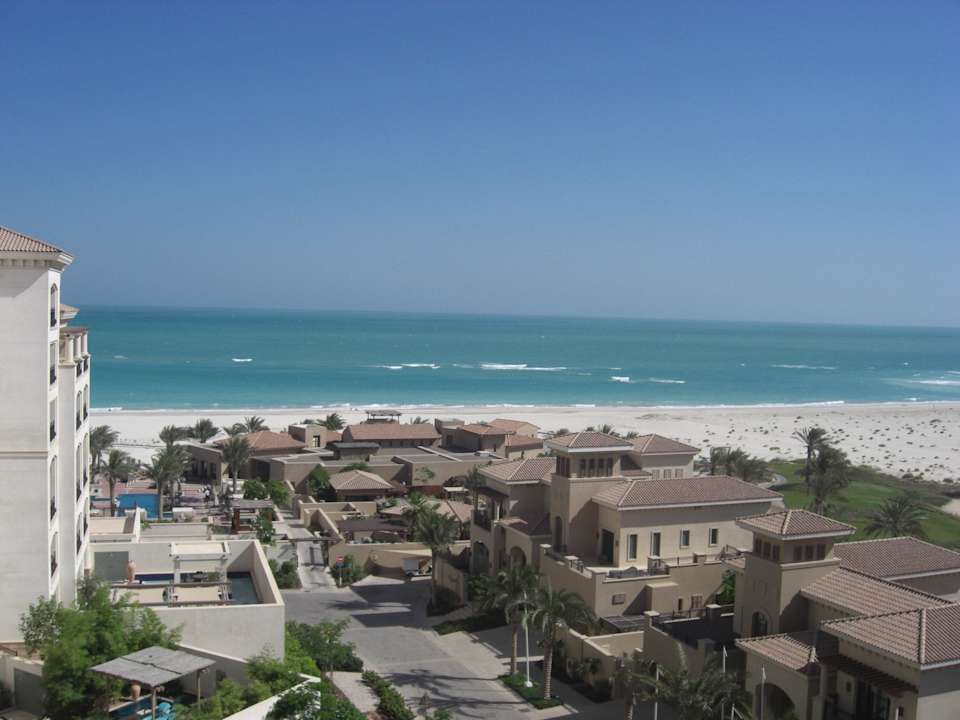 Ausblick vom Zimmer  The St. Regis Saadiyat Island Resort, Abu Dhabi