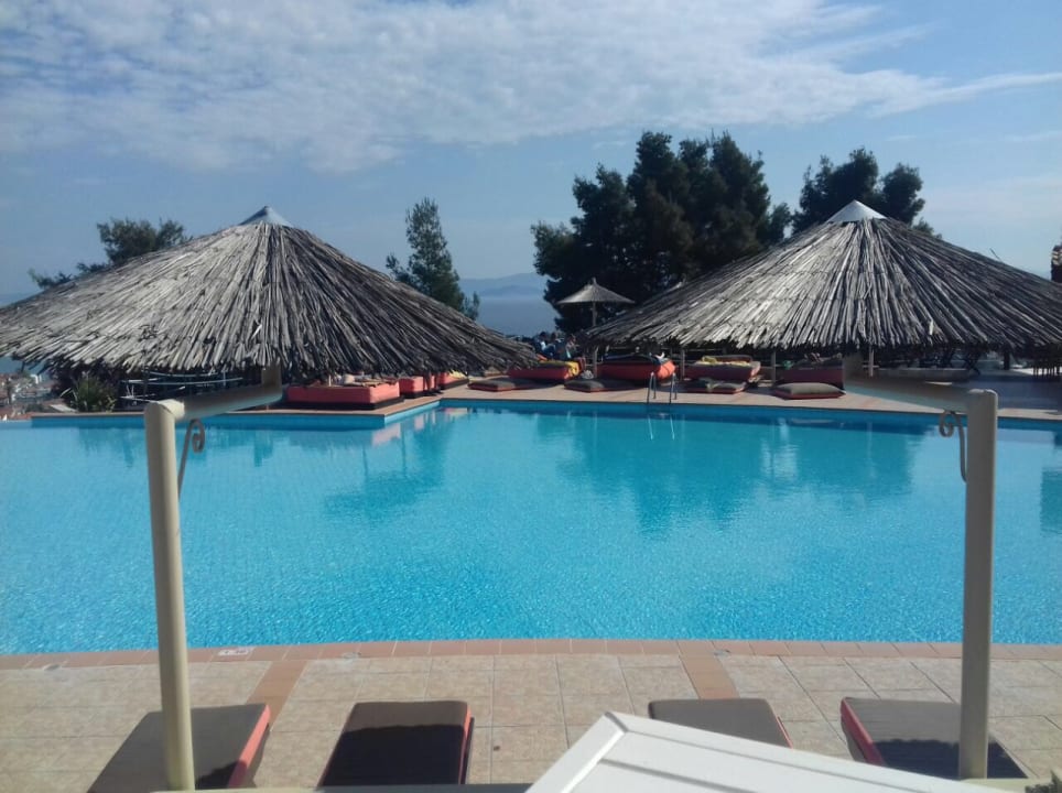 Pool Alia Palace