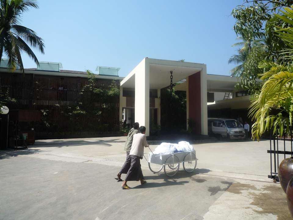 Anblick von der Strasse Bayview - the beach resort