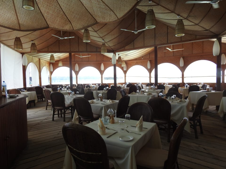 Restaurant Thulhagiri Island Resort