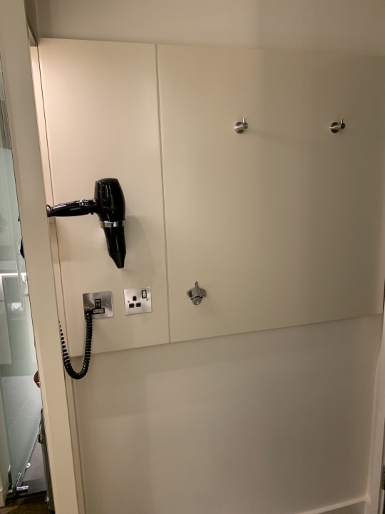 Zimmer hub by Premier Inn London Goodge Street