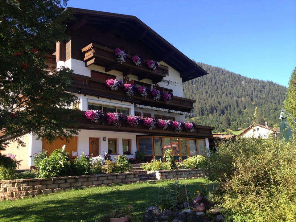 Blick vom Garten Gästehaus Bergland