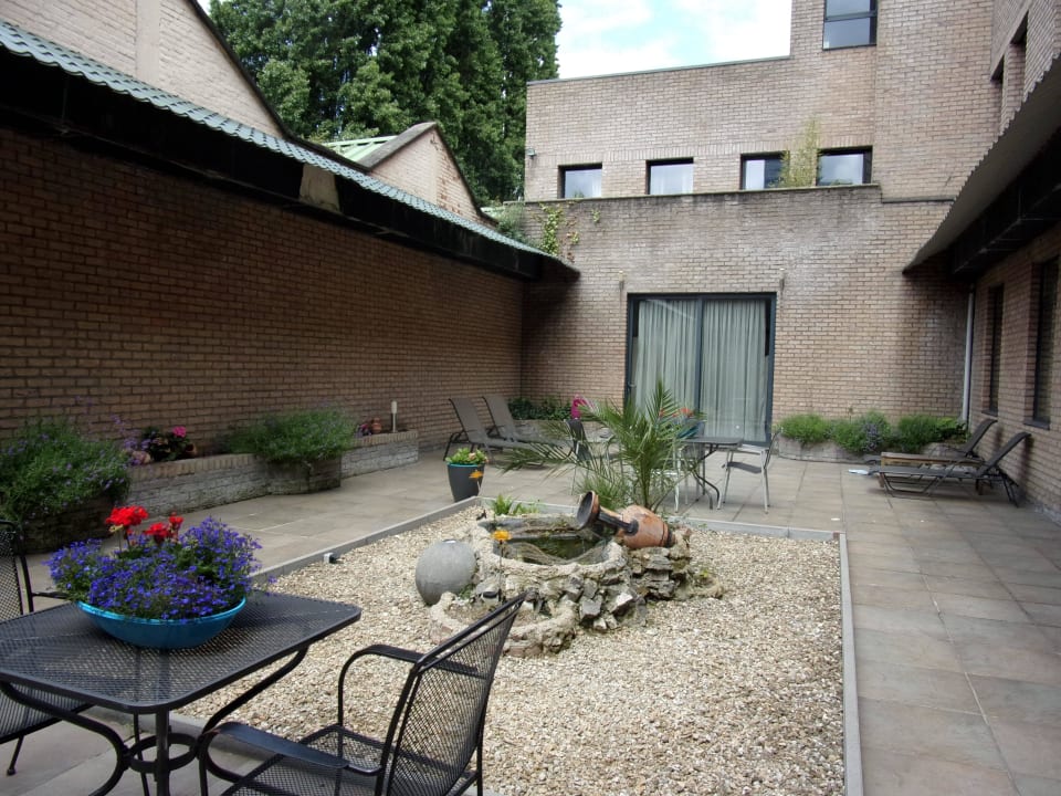 Condo Gardens Patio Condo Gardens Brussels Aparthotel