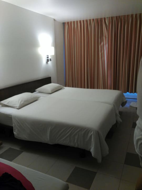 Doppelbett Best Western Phuket Ocean Resort