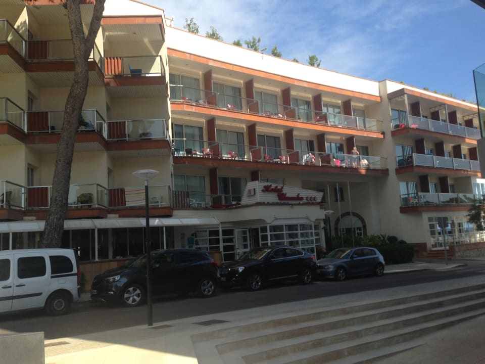 Außenansicht Hotel Clumba