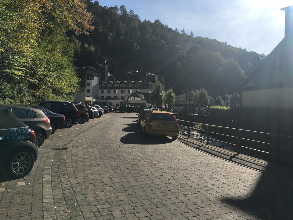 Außenansicht Hotel Zugbrücke Grenzau