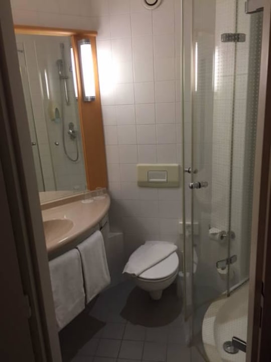 Bad Hotel Ibis Bratislava