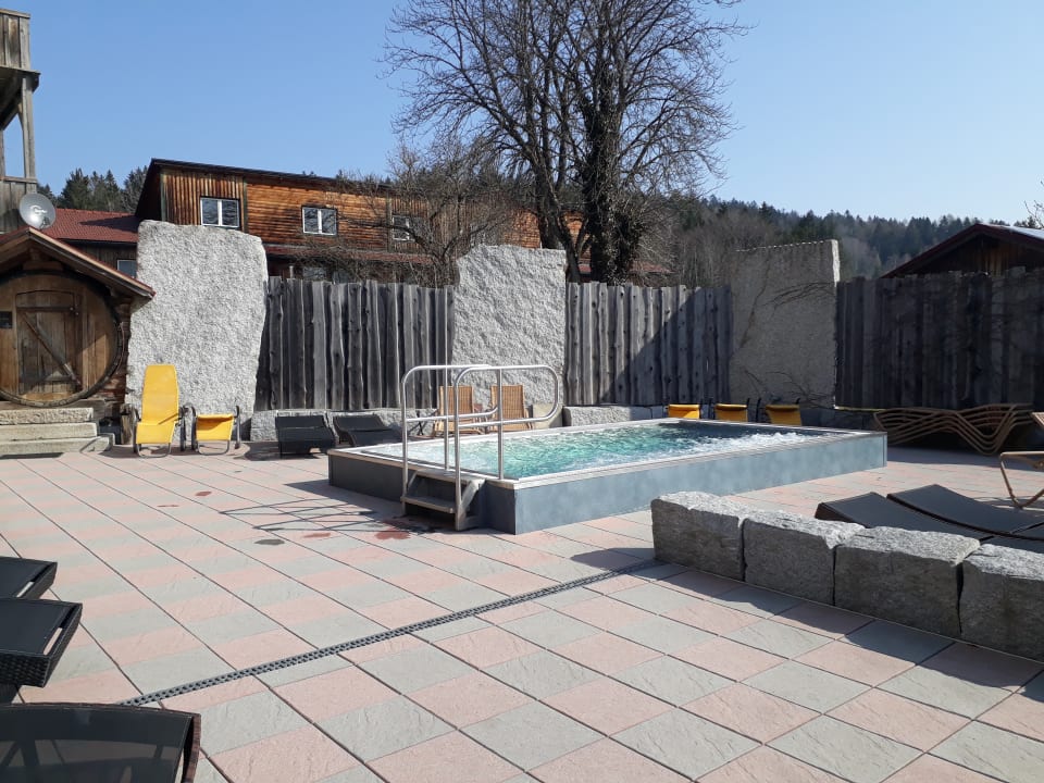 Pool 1. Bier & Wohlfühlhotel Gut Riedelsbach