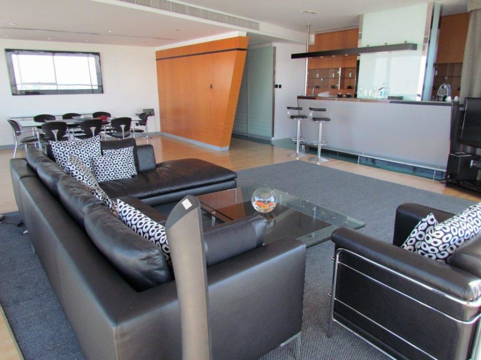 Executive suite 1307 Golden Sands Hotel Creek