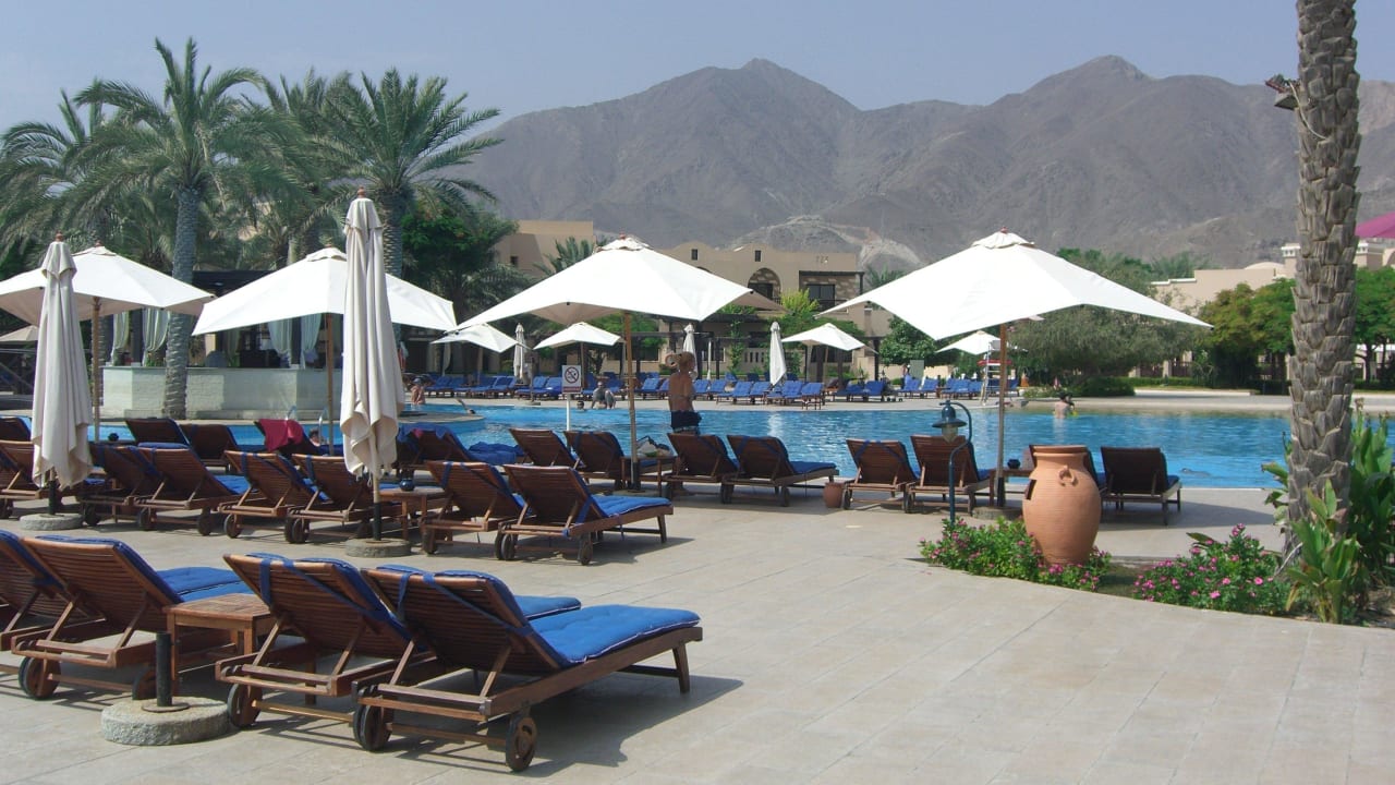 Hotelpool Miramar Al Aqah Beach Resort