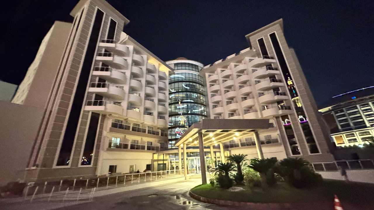 Außenansicht Saturn Palace Resort Hotel