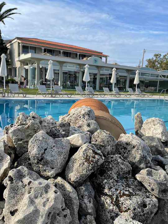 Außenansicht Acharavi Beach Hotel