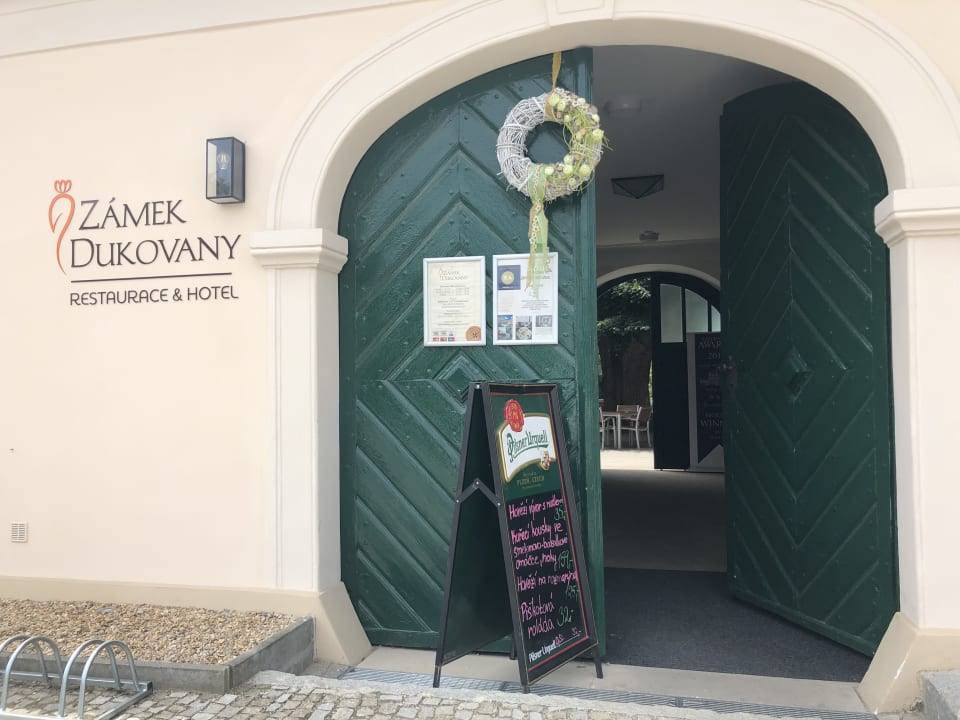 Außenansicht Zámek Dukovany