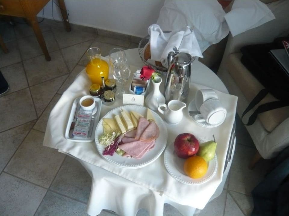 Früstück im Bett für 2 Pers. Myconian Imperial Resort & Thalasso Spa Centre