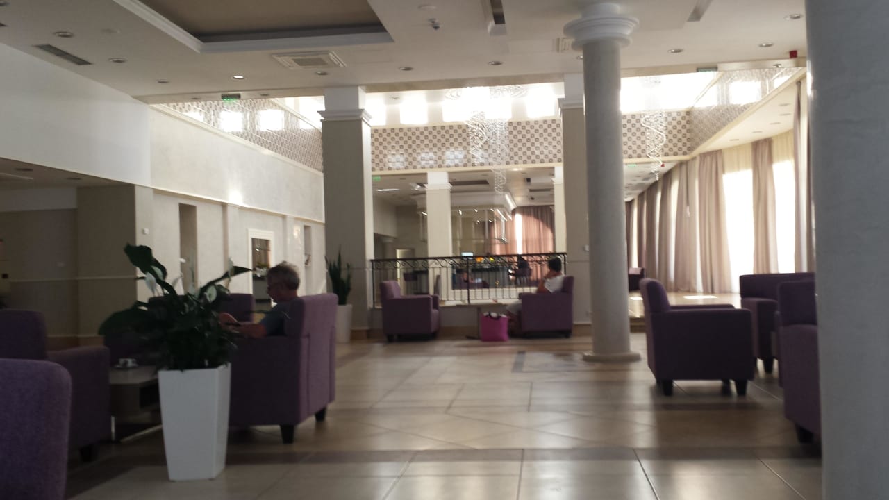 Bar in der Lobby Dreams Sunny Beach Resort & Spa