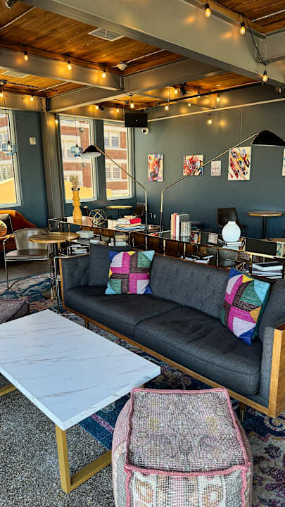 Lobby Canvas Hotel Dallas