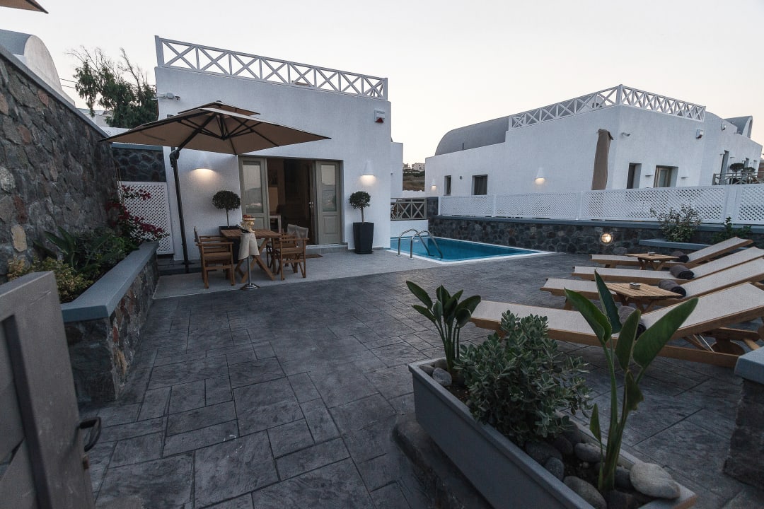 Pool Mathios luxury Homes