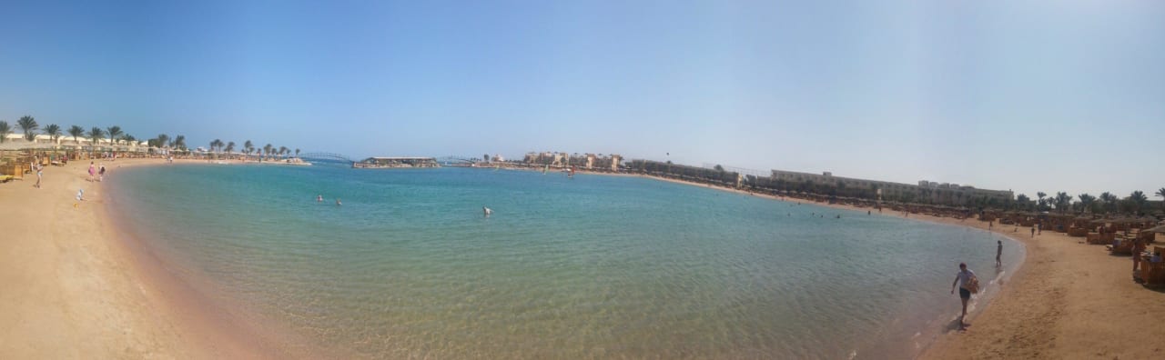 Hotel lagoon Desert Rose