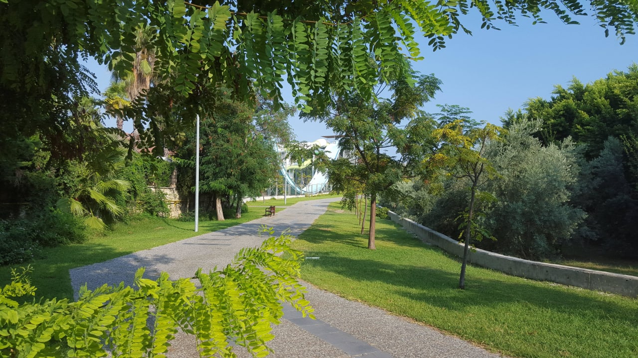 Zum Strand Club Grand Side
