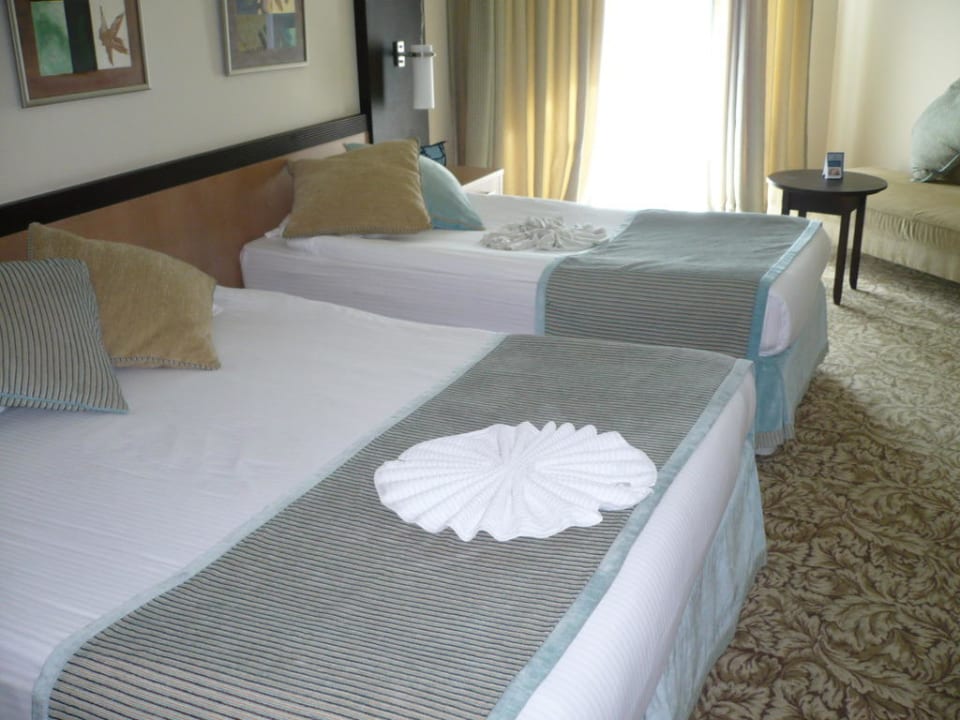 2 getrennte Betten Royal Wings Hotel