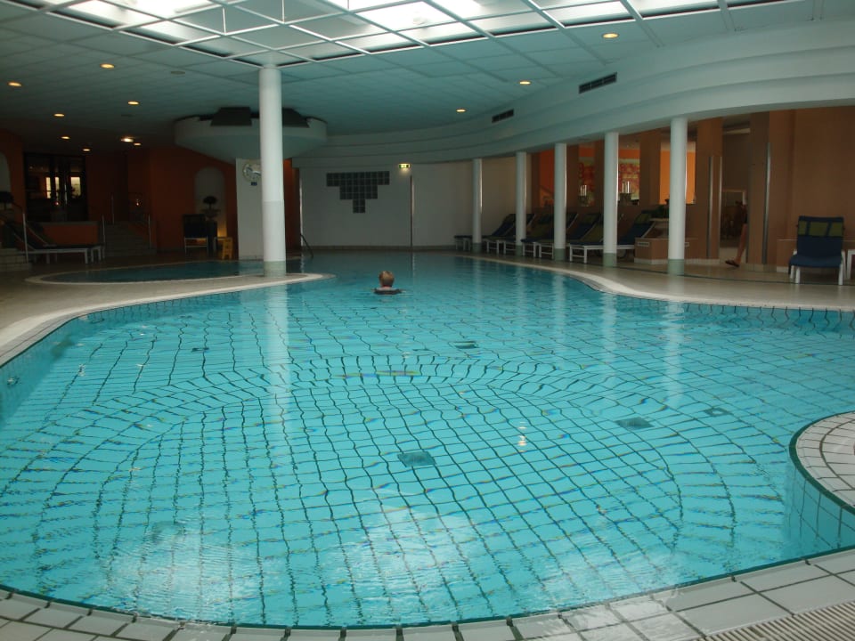 Der schöne Innenthermalpool Hotel Reiters Supreme