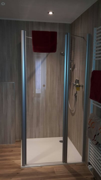 Badezimmer, Ebenerdige Dusche Verwöhn Pension Wiesengrund