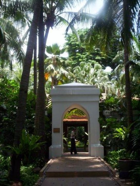 Eingang zum Resort aus Richtung Strand Avani Pattaya Resort