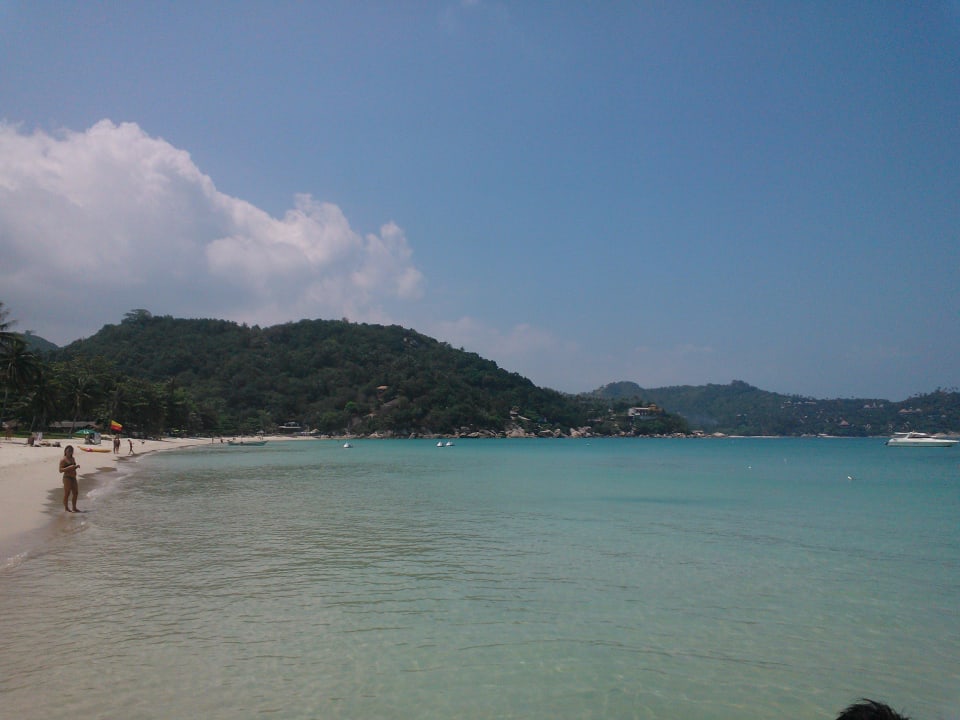 Strand in Nachbarbucht Santhiya Koh Phangan Resort & Spa