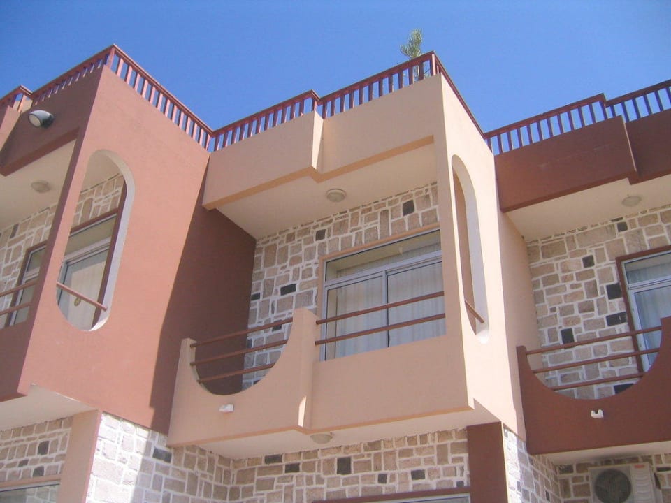 Balkone Meerseite Hotel Luca Kalema