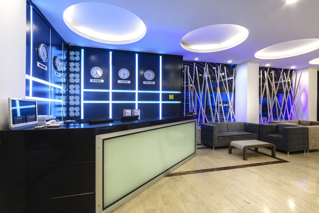 Lobby Kayamaris Hotel