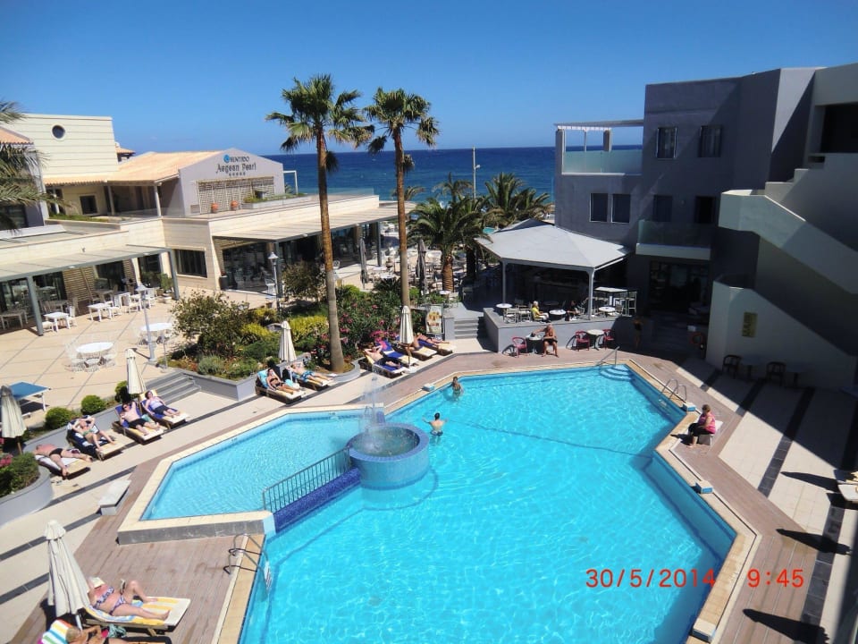 Poolanlage Pearl Beach