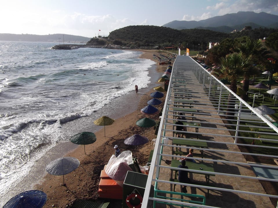 Strand gleich vor der Tür Hotel Grand Efe